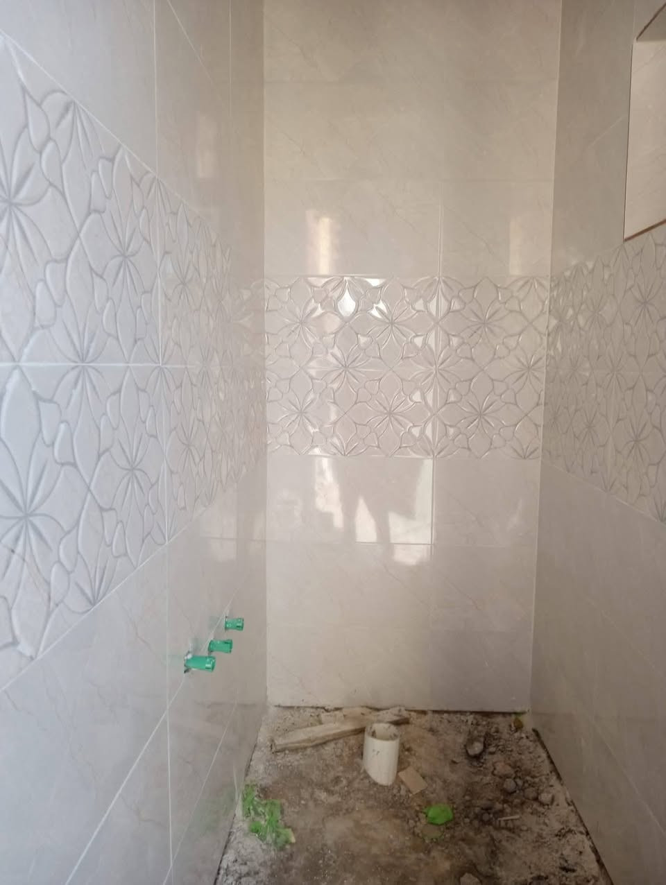 خلفه سراميك متفرغ
رقم الهاتف 
***********
***********
