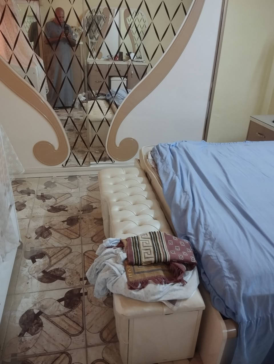 سلام عليكم إخواني
عندي طخم غرفة نوم تركي أصلي إستعمال قليل جداً لمدة سنة ونصف عشر قطع بسعر مناسب ، المكان كركوك تسعين قرب محطة تعبئة بنزين الخضراء ، للتواصل على الخاص ، الأدمن ارجو الموافقة على النشر ، تحياتي  .


**إذا كنت صاحب هذا الإعلان وتريد حذفه لأي سبب، رجاءا أرسل رسالة إلى الدعم الفني**