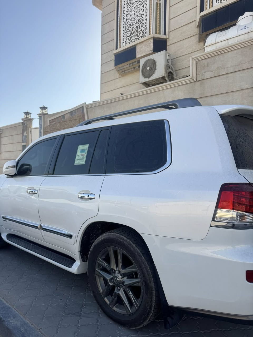 لكزس للبيع 2014 السيارة كفالة عامة 570 Lx S فول مواصفات للأخير السيارة ماشية 160,000 km وسعر جداً مناسب وجناية اللكزس يعرفون السعر 4 دفاتر و 10 
للتواصل : ***********
