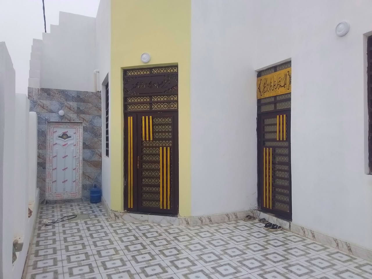 الدار للبيع مساحه 150م سند 25 اناره ليليه تبليط مجاري ماء
***********
