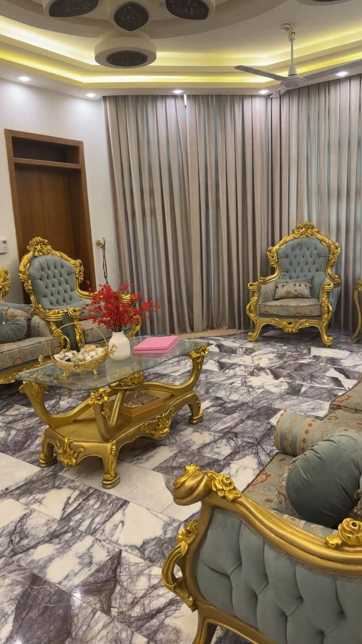 بيت 300 م للبيع
بيت 300 م طابقين  بناء درجة اولى يحتوي على
اربع غرف نوم كبيرة 
مطبخ كبير
صالة ضيوف كبيره
هول كبير
كراج واسع
حديقتين 
ثلاث حمامات
بالاضافة الى منور داخلي وخارجي
سند طابو صرف ع طابو المحمودية
موقع مرتب وهادئ كامل خدمات من ماء كهرباء 
عنوان البيت: المحمودية حي البتول
تفاصيل واستفسار اتصال او مراسلة الصفحة
صور البيت ع خاص
***********
