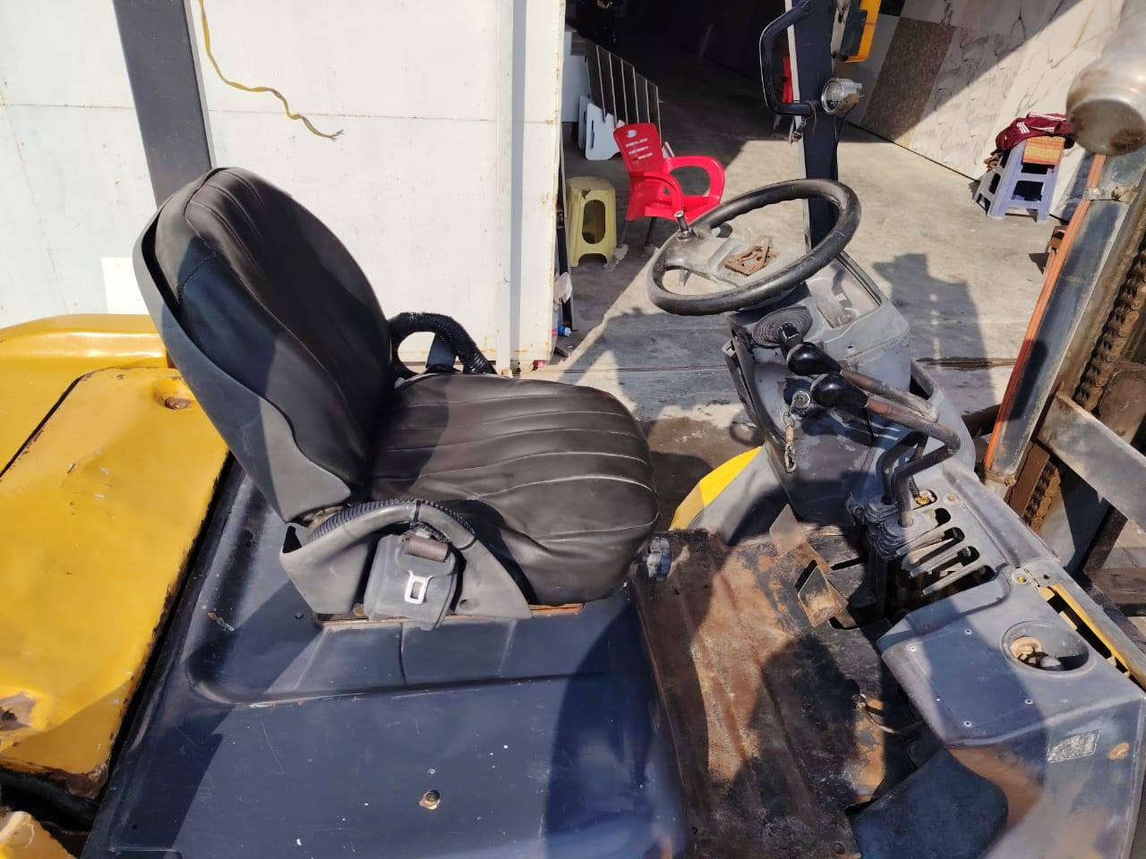 للبيع رافعه كتر 2005
3طن جب عالي حركتين 

***********

***********
