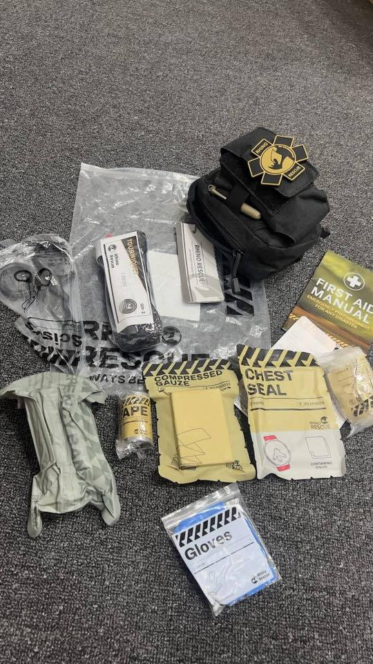 حقيبة إسعاف اوليه اصليه ماركه بسعر مناسب للحجز  *********** او الرد ع الستوري
