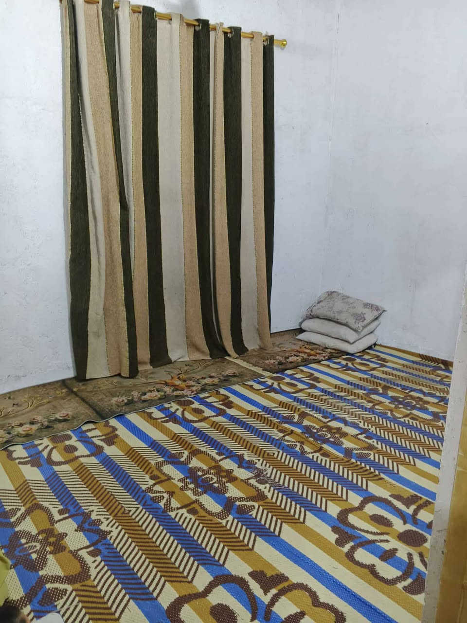 بيت 100مربع غرفتين صاله ومطبخ وتخاريج العنون طريق نجف كربلاء عامود 122 مشمول بقرار 320  وبي قرار محكمه 
 بناء بلوك تجعيب طابوك سقف سندويج 
*********** واتساب السعر خاص
