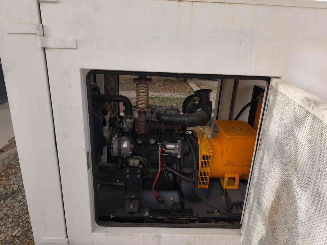 سلام علیکم ، مۆلیدەی پیرینس بەڕیتانی چوار پستۆن
 20 کەیڤییە
 ، کاتم کاتمه زۆر بێ دەنگە لەکاتی ئیشدا ،
مۆلیدەکە زۆر زۆر تازەیە ، پیرکینسی بەڕیتانییە ، مۆدێلی 2016 ،
هەموو شتێکی بەشەرت نرخی 29 وەرەقە و مەجال 
***********

شوێن سلێمانیی ،
بۆ پەیوەندی لەگەڵ ڕێزدا ..... السليمانية, العراق
