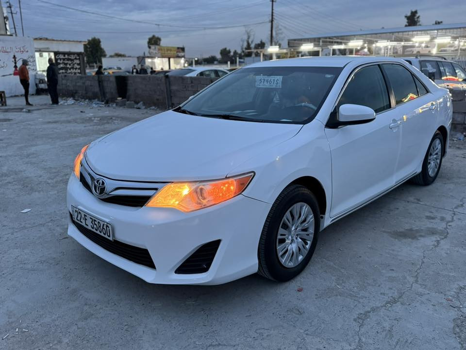 تویوتا کامری مودیل 2012  وارد ئەمریکی مواسەفات LE بێ لیدراو بەس هیلالیکی کارتە بێ ناوگرتن هیجی ترینیە مەکینە  نەکراوەتەوە گیربی عەیب بیتاقەی بەنزینی هەیە جوار تایەی تازەیە سەیارەکە مالی دۆستە رەقەم موبایل *********** ***********
