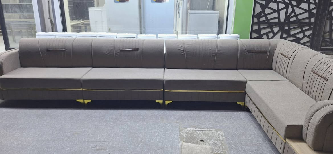 ديوان درجة أولى تسكام ١٠ مقاعد 
اللون مميزة زورنا تجدون مايسركم....
عنوانا العزيزية منطقة السراي قرب فرن السيد خلف مجمع الجوادين 
***********
***********
@إشارة
