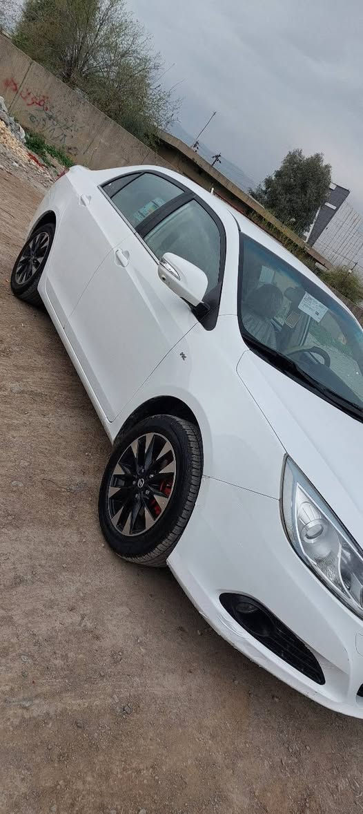 بى وابدى ٢٠١٤
Byd F5 موديل 2014
فول مواسە فات
بەسمە
ئەى بى ئيس (ABS)
جام كاره بایي
گێر عادی 
گێرومەکینەن بیلاد
ته بريت به شەرت
یەکە تۆزیکی بۆیاخی هەیە 
ناوی زەرد کوشن جلد
سەیارەکە بەناوی خۆم(رانیە-حاجیاوا)
*********** رانية, السليمانية
