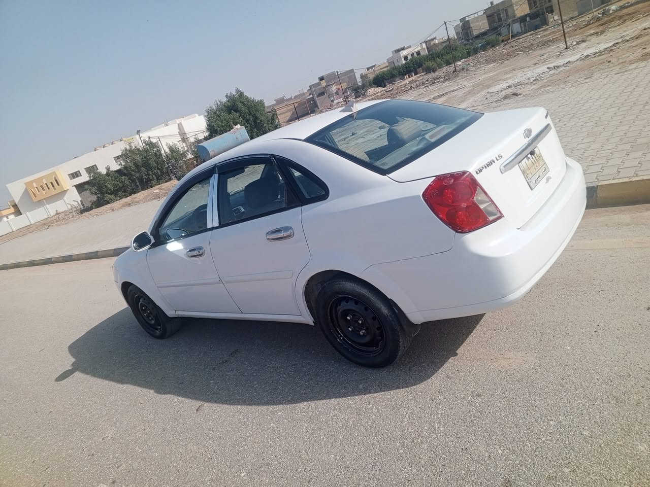 السلام عليكم
اوبترا موديل ١١ 
ضررها جاملغ خلفي 
مكينه وكير جدد تبريد تدفا 
حداديه حلوه سنتر لوك شاشا كامره 
سعرها ٧٠وبيها مجال 
كوت داموك ***********
