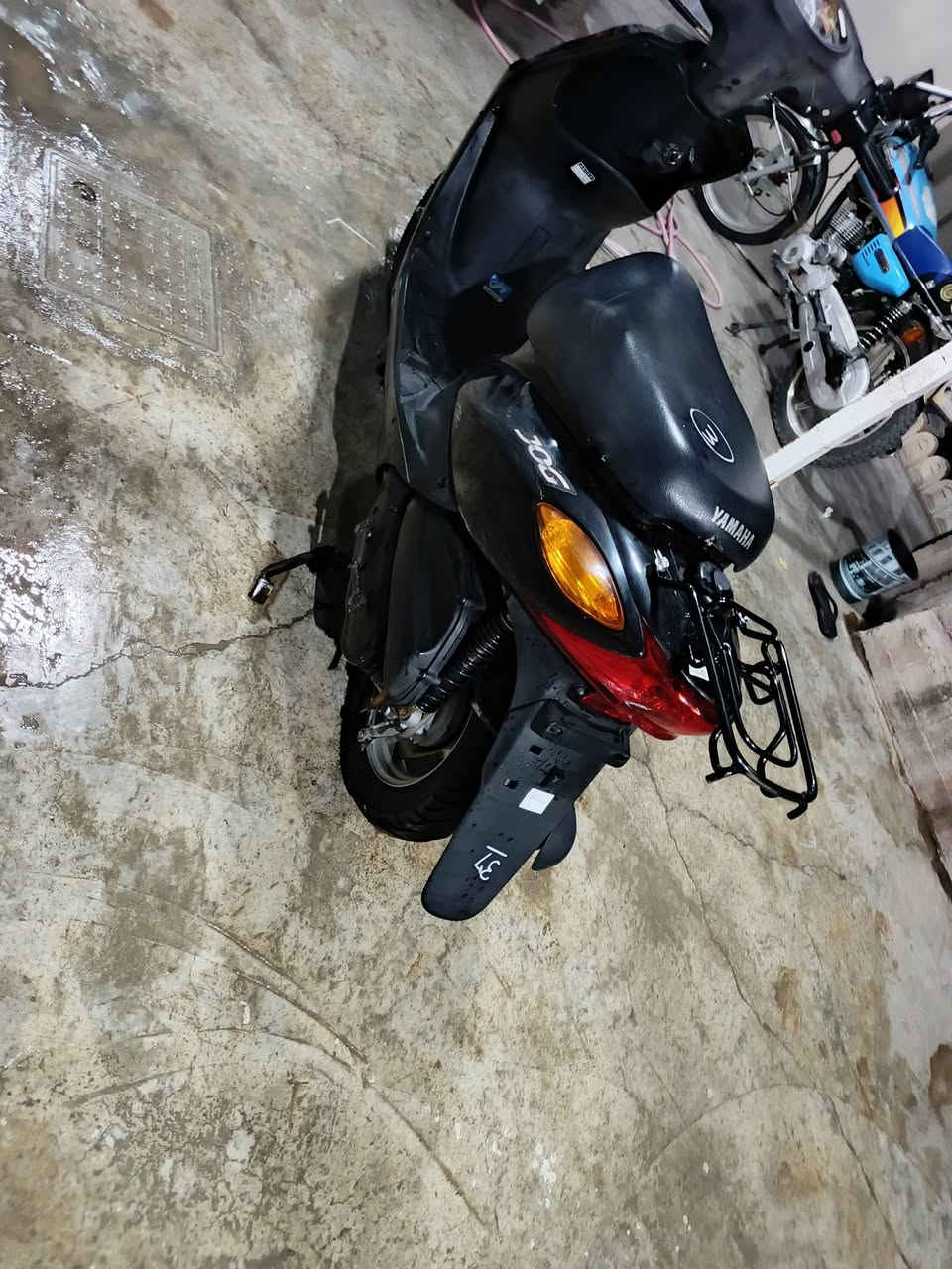 سلام عليكم دراجه للبيع بعده صفر راديتر ونوزل سعر 750 وبي مجال عنوان كركوك قادسيه رقم الهاتف ***********
