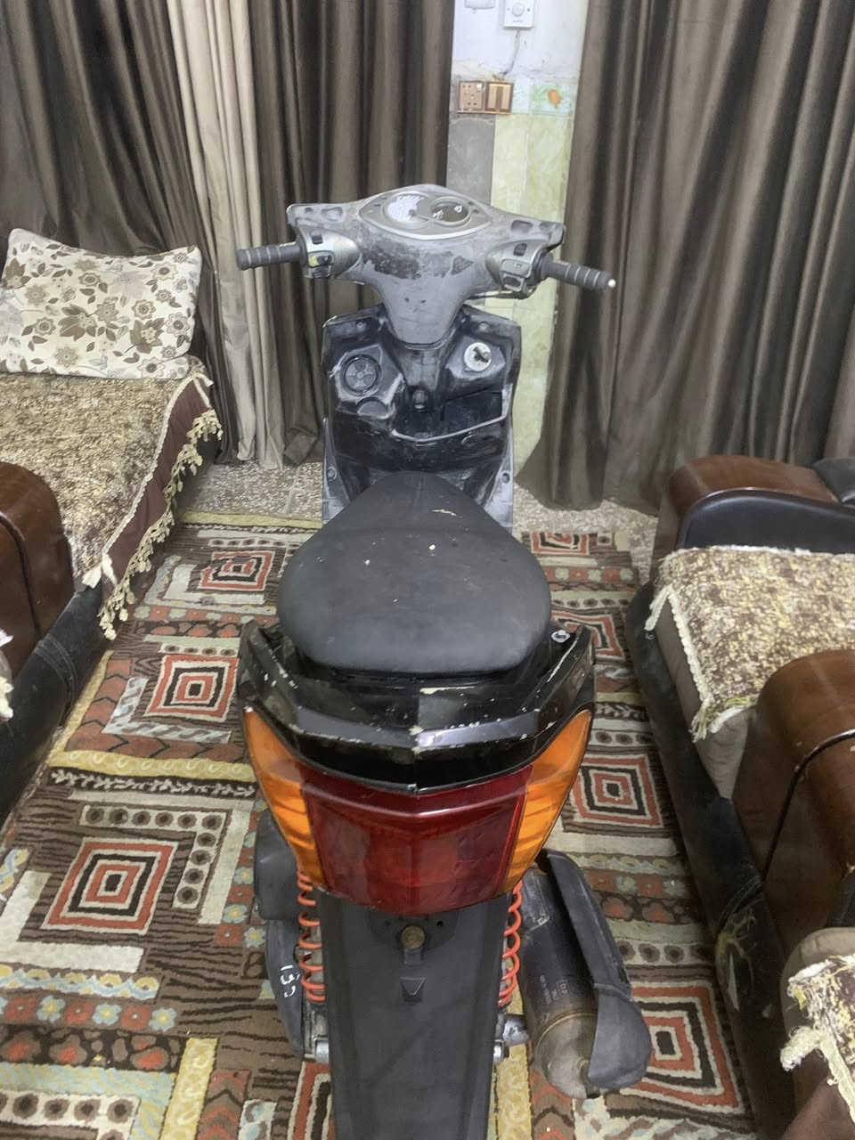 سلام عليكم اخوتي سكنس فحل كابرتير الدراجه حلوه كلشي ماعوزها بس بيها صوت يمكن زنجيل  فقط ابيع علا حطتها سعر 400قفل قفل لاًتعاملني مكاني بلديات شارع المصرف قرب شارع الكاشي رقمي ***********
