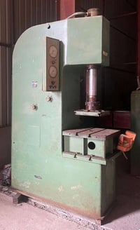 بريس هيدروليك (الماني) دبل اكشن  الفرش 60*60  بريس نظيف جدا وجاهز للعم...