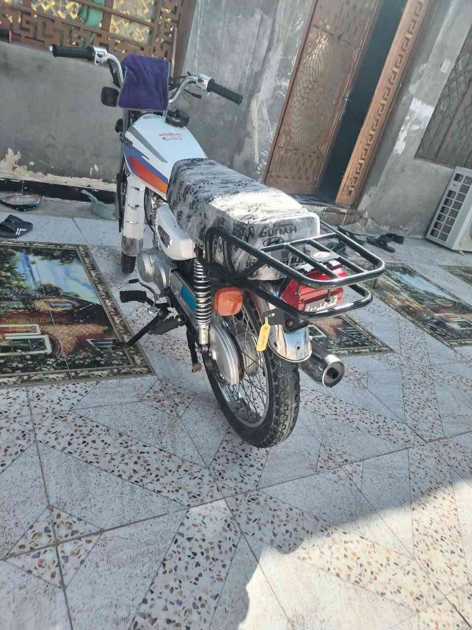 السلام عليكم نامة للبيع شاصي اوراق 2015 تعمير2024 مكينة مامفتوحة السعر 800 وبيهة مجال حك الجية 
*********** رقم صاحب الدراجة  مكلف بلنشر
