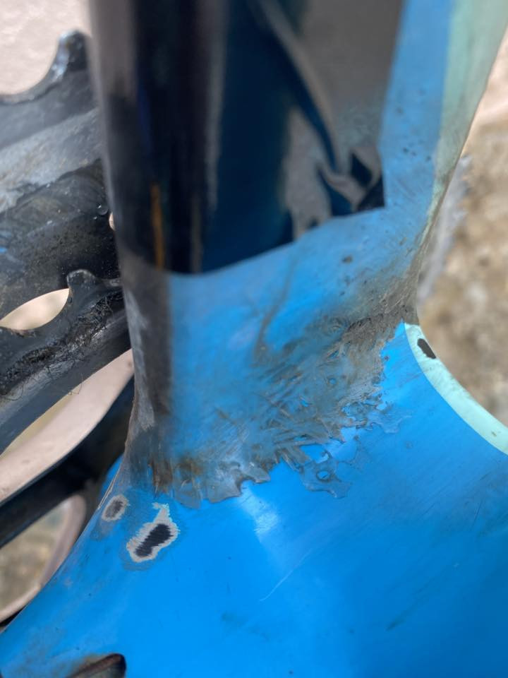 السلام عليكم شباب فريم فول كاربون القياس 53   والدراجه كامله هيه والسستم السعر 600 واليحب يشتري هذا رقمي ***********🚴❤️
