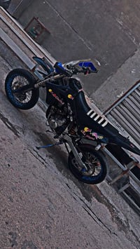 قفاز كاوزاكي ربع مزوده مال لعب الدراجه مزوده من الاف للياء وياله سياحي...