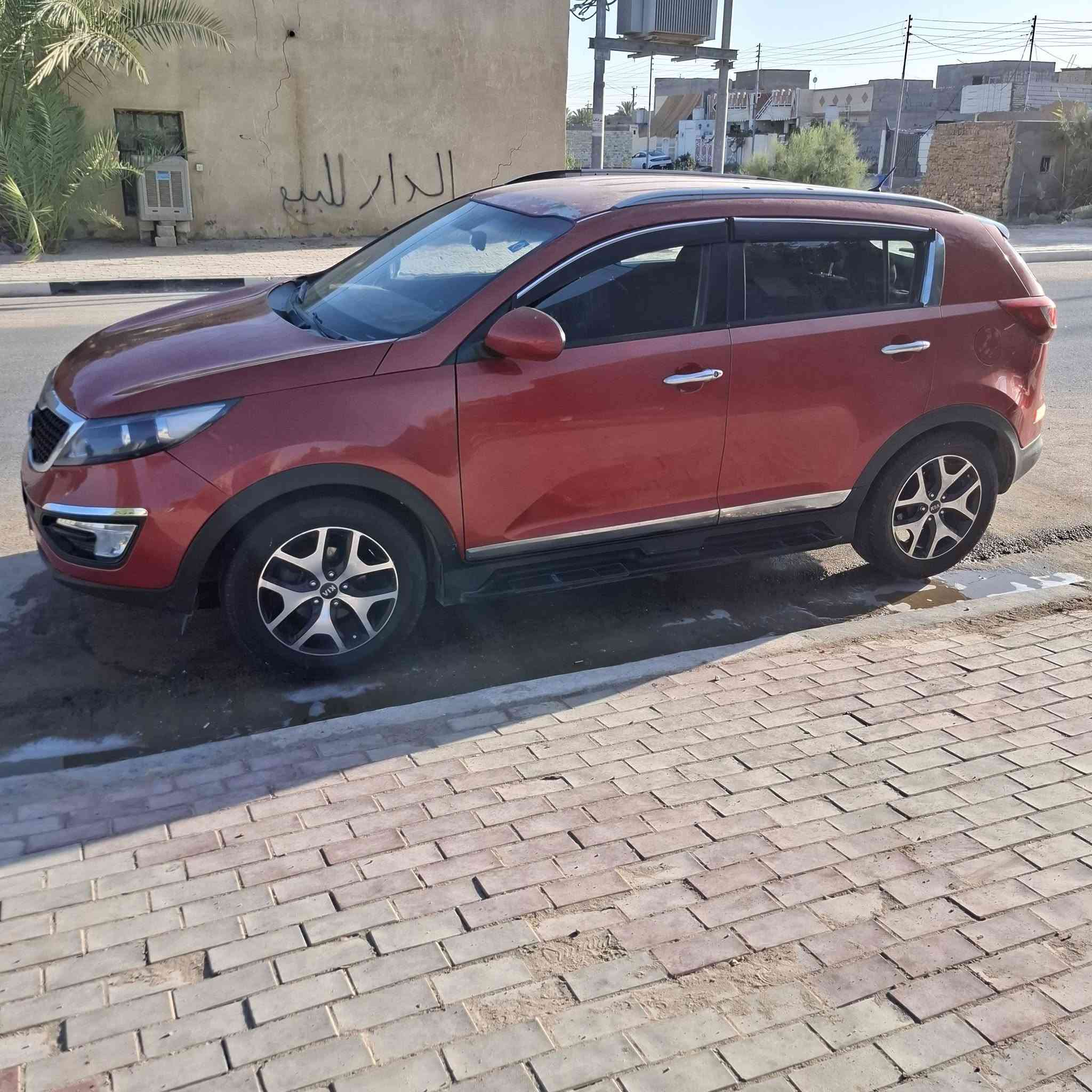 سلام عليكم للبيع فقط بدون مراوس. سبورتج ٢٠١١ خليجي، رقم بغداد بأسمي، سياره مكفوله من ضربه وتبديل، صبغ بنيد وجاملغ أثر جراد، علما القماره بيه جراد. السعر ١٠٨ مكان السياره كربلاء  للإستفسار الاتصال ***********
