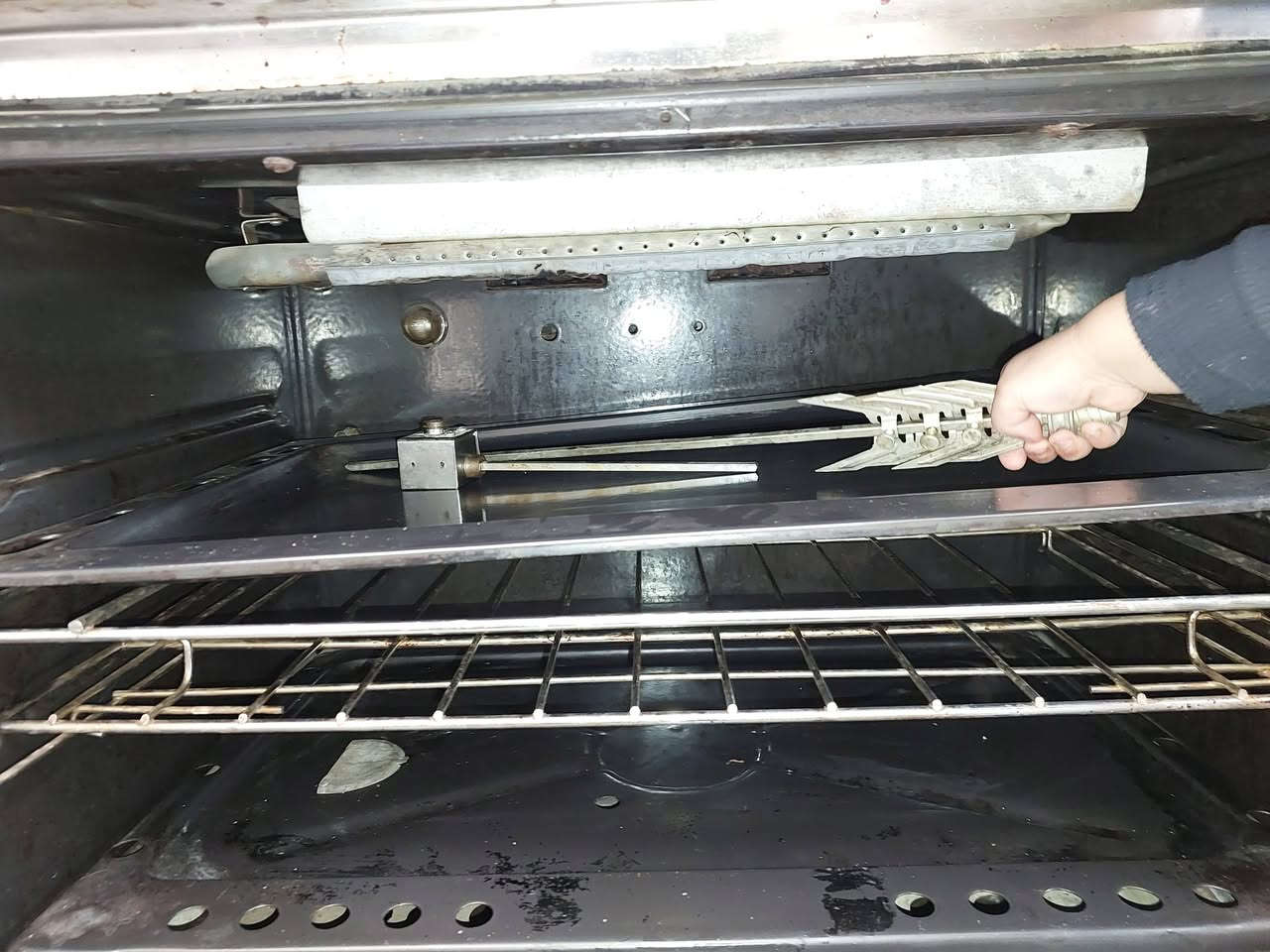 طباخ للبيع ماركه جامبو نضيف كلش اصليه باب اول اي نقص مابي سعر 275 
مكاني البصره الجمهورية 
***********
