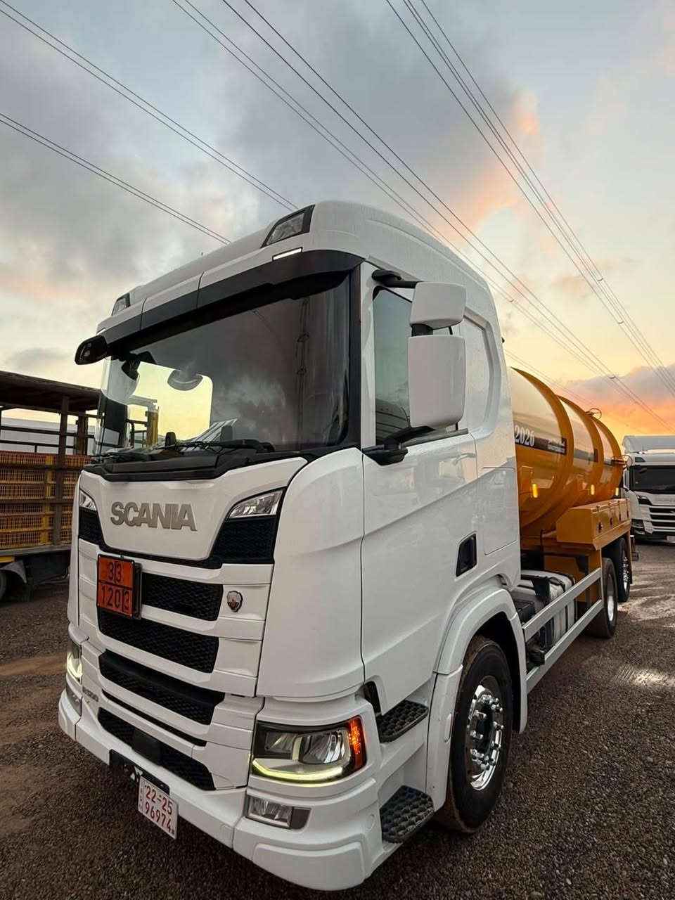 نوع :سكانيا تنكر سحب سحال تاك تاير ستيرن دبل قماره ناصي شاصي بلادي تانكي ٢٢٠٠٠ ماتور ايتالي ٧٠ تانكي نهرو حداد 
موديل: 2018 ✅
حجم : R500✅ انجكترستة سلند سوبر عادي
لون :   ابيض ✅
مواصفات: هاف تبريد ثلاجه حساس كاميرا روبستون لايت زينون تخم ويل كروم
گير: أوتوماتيك  
رقم : كاتي
سعر: 600$ سته شده  ورقة دولار //60000$
العنوان: معرض به لين في اربيل قوشتبه شارع العام 
*********** بەڵێن  / أبو علي 
***********

رجاءً يرجى عدم الاتصال بعد الساعة العاشرة ليلاً 🕙 🔟

موقع جديد معرض به لين اربيل قوشتبه مدينه المعارض شارع العام 
موقع معرض https://maps.app.goo.gl/11RXL3FxQzCXFYZL8?g_st=iw
