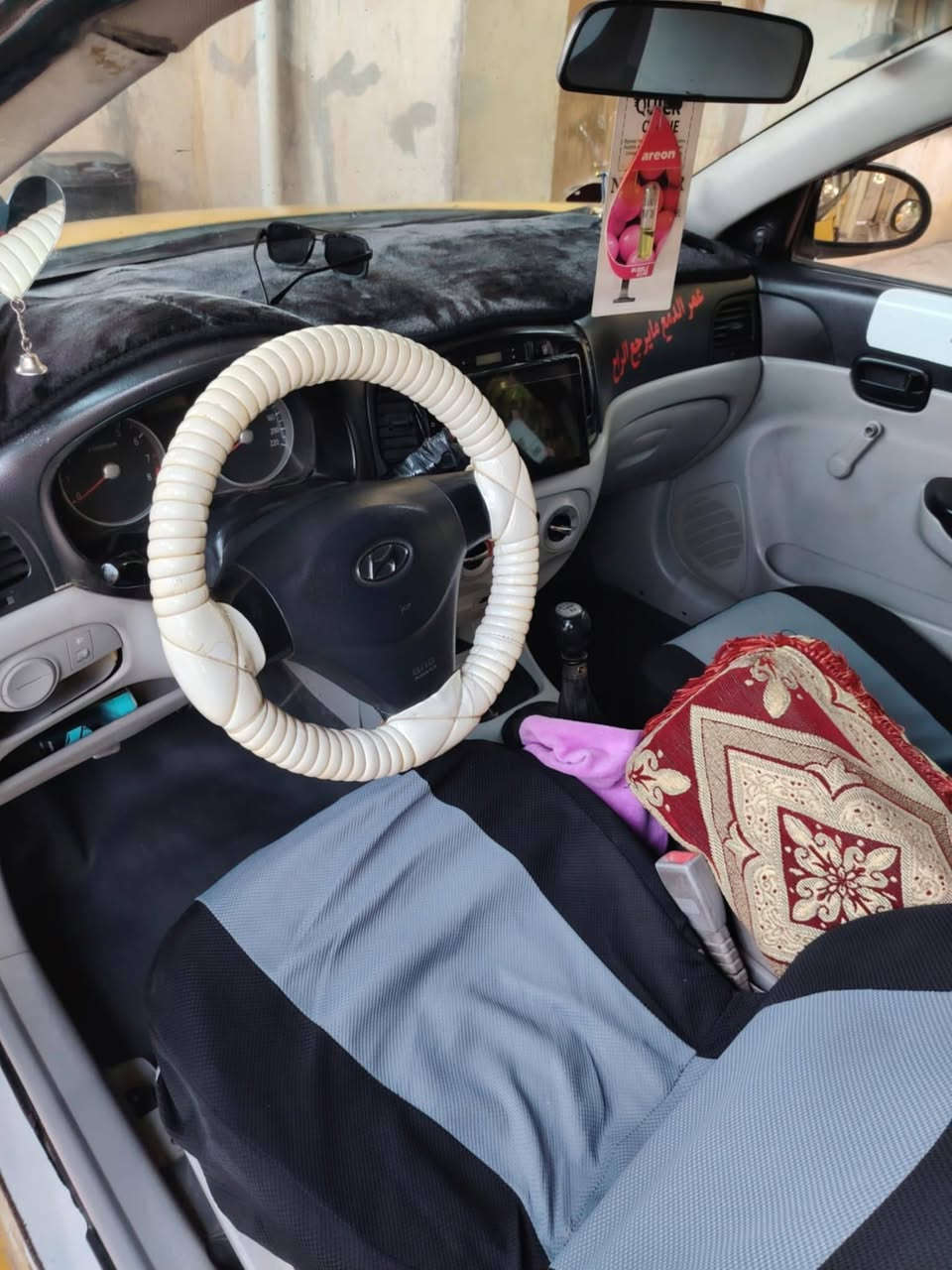 اكسنت بسعر مناسب (٧٥ وبيها مجال)  موديل 2007  رقم ذي قار فول عادي بسمنا  تريد وكاله تريد تحويل كاربون بانزين بيها هيئه غرامات صفر مكينا 16  مال كصه قبل شهر شديناها  طخمها جديد طخم تواير داخلها كلو جديد ...الضرر بيها طخه بين البابين مال السايق من تفتح الباب امبينه بدوسه  السياره ماتصرف ربع عليها كبل علشارع
***********
