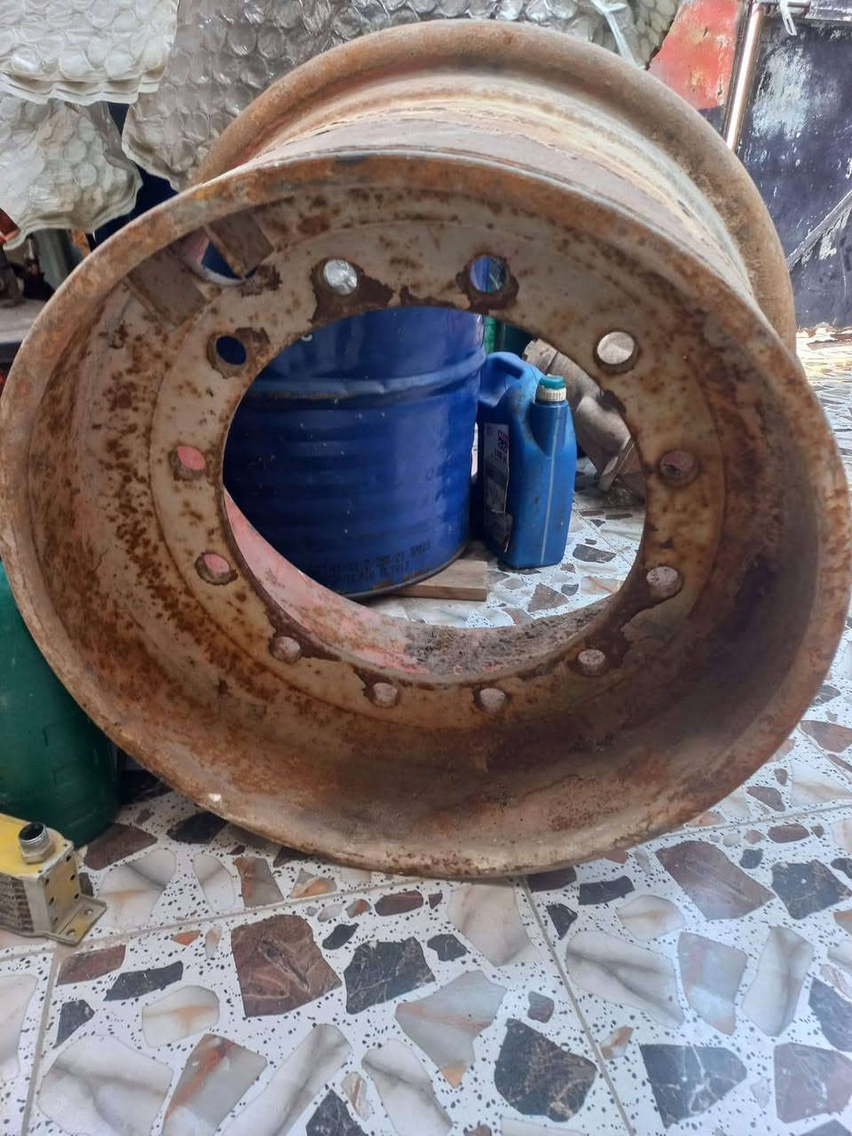 وياله شفل كاوسكي ٧٠ عدد ٢ انضاف فريم شفل كاوسكي ٨٠ موديل ٩٩ مكفول من فطر او كسر او الحيم مكان رمادي تواصل على *********** @

