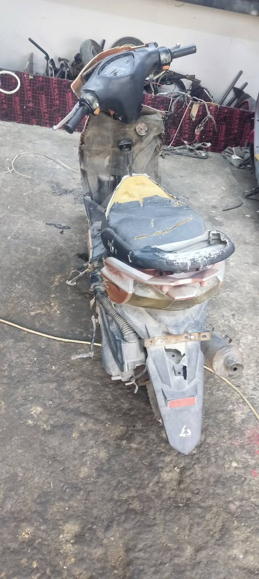 سلام عليكم حبايب دراجه fs للبيع دراجه شوفت عينك معوزها بس كفرات ولدراجه بكل وكت هندر واحد للبيع سعر (120)رقمي***********
