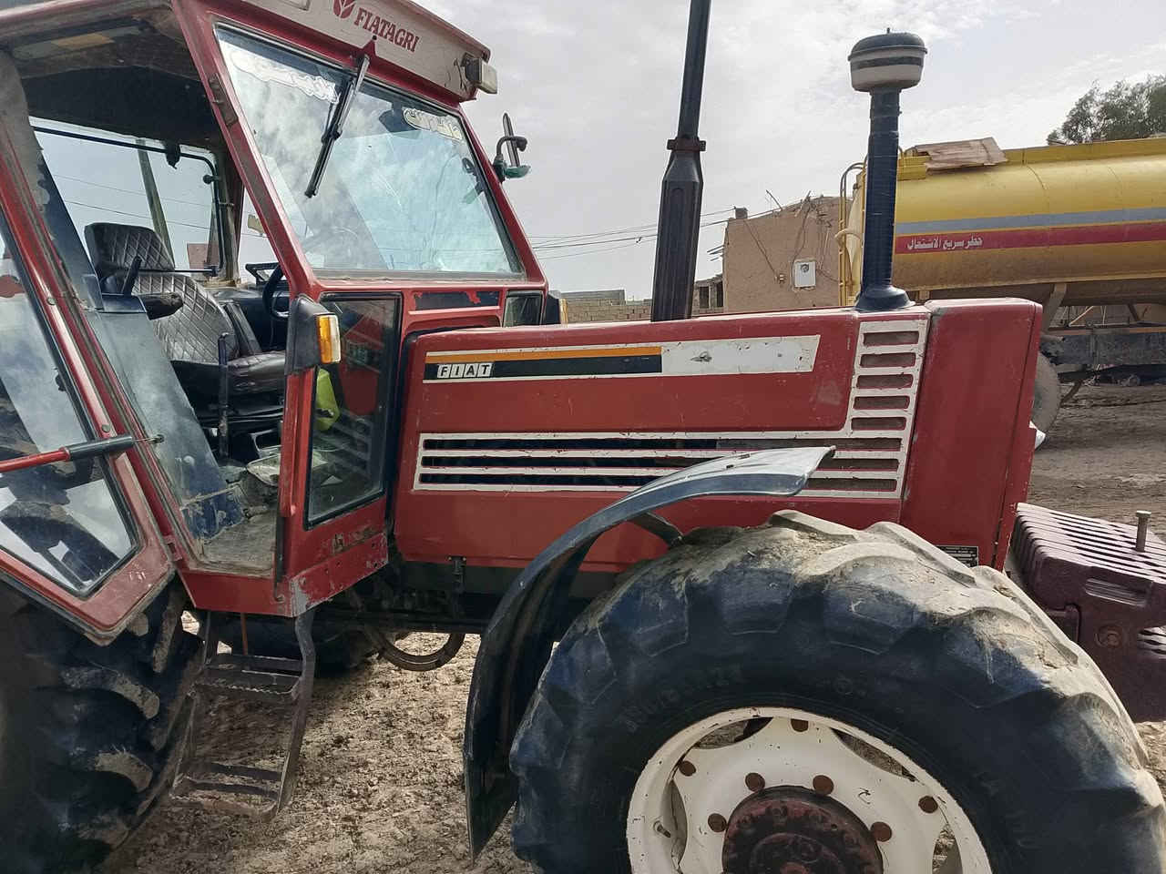 مكينه للبيع فيات حجم 100شغاله مابيه اي نقص كهربايات شغاله نكره سلف لا صرف ولا تبخير تكمه عريظه اكسل بارز سنويه بسمي الستفسار اتصل على الرقم ***********
