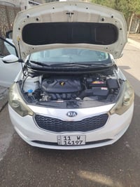 سيراتو ٢٠١٤ خليجي مكينه ٢٠٠٠ دوشمه عامه تخم تاير قطعه صبغ فقط وشبر صبغ...