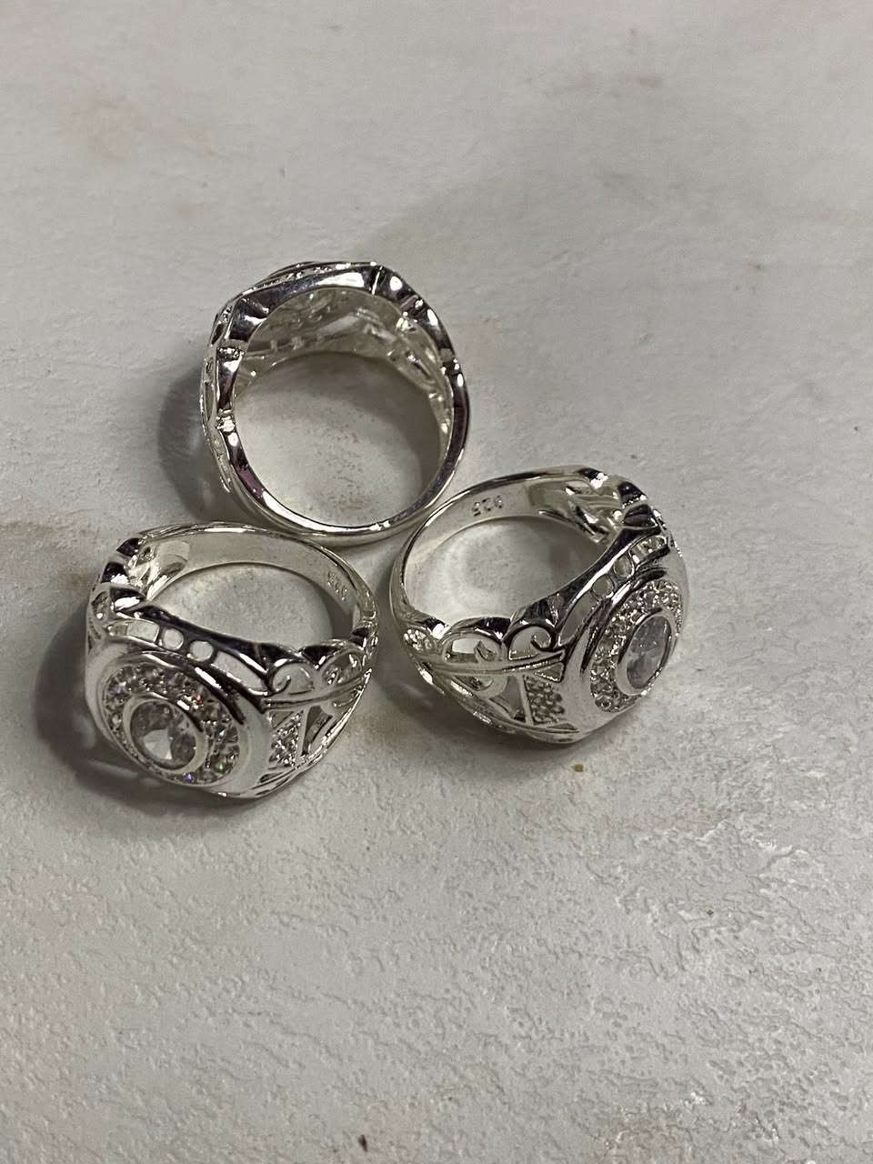 السلام عليكم 🫡 

مجموعه فضيات باله شرط الختم 
وصار فتره كلش طويله اجمع بيهن
قيم بل يرضي بي الله وخذ 
رقم الموبايل ***********
