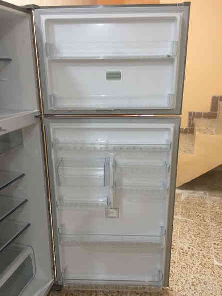 السلام عليكم من رخصت الادمن 
عندي ثلاجة مجمدة حجم الكبير  توشيبا صنع تايلندي 
مستعملة قليل مكاني شهداء البياع 
***********
