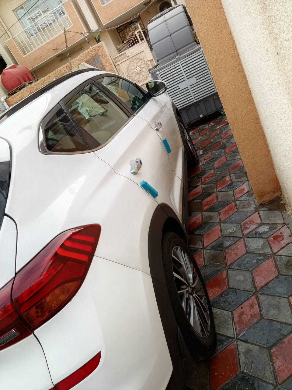 السلام عليكم للبيع توسان 2019 خليجي فول 1/1 بيها ضربة بالتكمة الخلفية من جهة الصندوك بيها كم قطعة صبغ ابيع احزام شواصي لغود مكفولات مكينة 2000  دوش كير مكفولات ماشية 94 الف حقيقي رقم بغداد انكليزي بأسمي صدر جديد تخم تاير جديد مكان بغداد مدينة الصدر السعر 150


**إذا كنت صاحب هذا الإعلان وتريد حذفه لأي سبب، رجاءا أرسل رسالة إلى الدعم الفني**