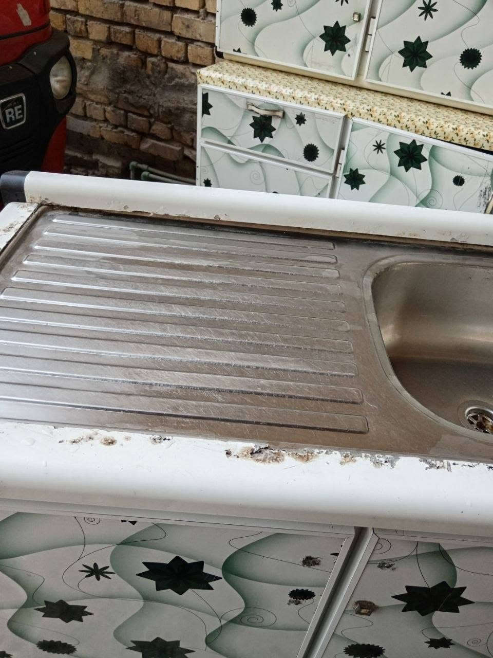 كاونتر +سنك موضح شكلة في الصورة 
قياسة: الكاونتر مترين، السنك مترة ونص
سعرة 200 بي مجال بسيط
المكان بغداد الشعب


**إذا كنت صاحب هذا الإعلان وتريد حذفه لأي سبب، رجاءا أرسل رسالة إلى الدعم الفني**