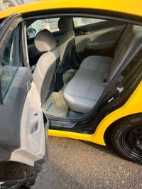 النترا ٢٠ ٢٠ ليبل واحد ابدل ولا قطعه حادث الباب وراء السايق وبنيد سيار...