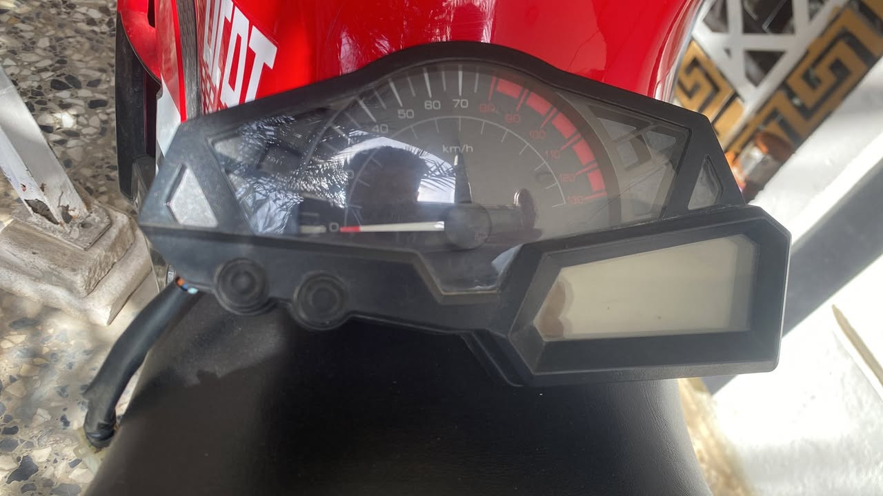 شلون الشباب
لعشاق البطح كاوسكي شحن 2024. 
ملف 3000 واط حقيقي 
سرعة 110 واكثر 
شاشة كيج سرعة وشاشة رقمية 
كير اوتو 3 نمر مع نمره الرجوع الى الخلف 
بطاريات مسطرة 38 امبير التينجن الاصلي وزن 10.5 جديدة توني شادها 
الدراجة حلوة بمعنى الكلمة بس الشراي يتواصل رجاءاً
السعر 2.250 مجال 
مكانها حي الخضراء 
***********
