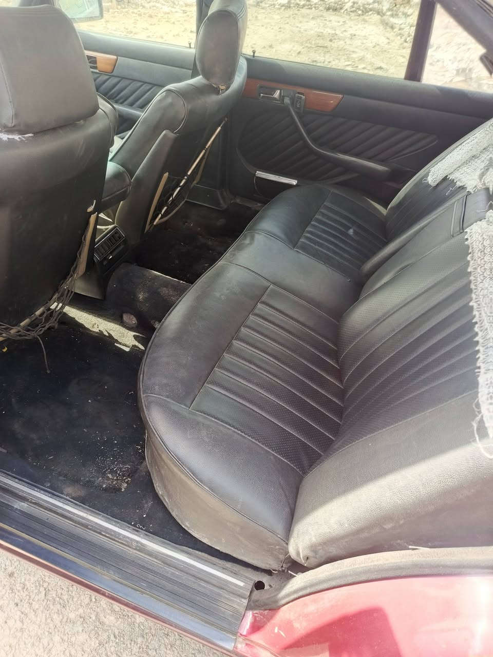 سلام عليكم مارسدس رئاسي 560 موديل 89 مكينه هسه شادينها كير مكفول شواصي بلاد مصبوغه  الجماليه تبريد نقص بس غاز الباقي كله مكفول كهربائيات كلها شغاله فتحه سلات شغال رقم ديالى مشروع وطني راعيها يمنه هئيه غرامات ماعليها عنوان بغداد حيور سبع قصور لسعر 90 وبيها مجال ***********
