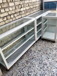 فاترينات للبيع هنه والمبرده المكان بغداد العبيدي شارع الرئاسة  0770524...