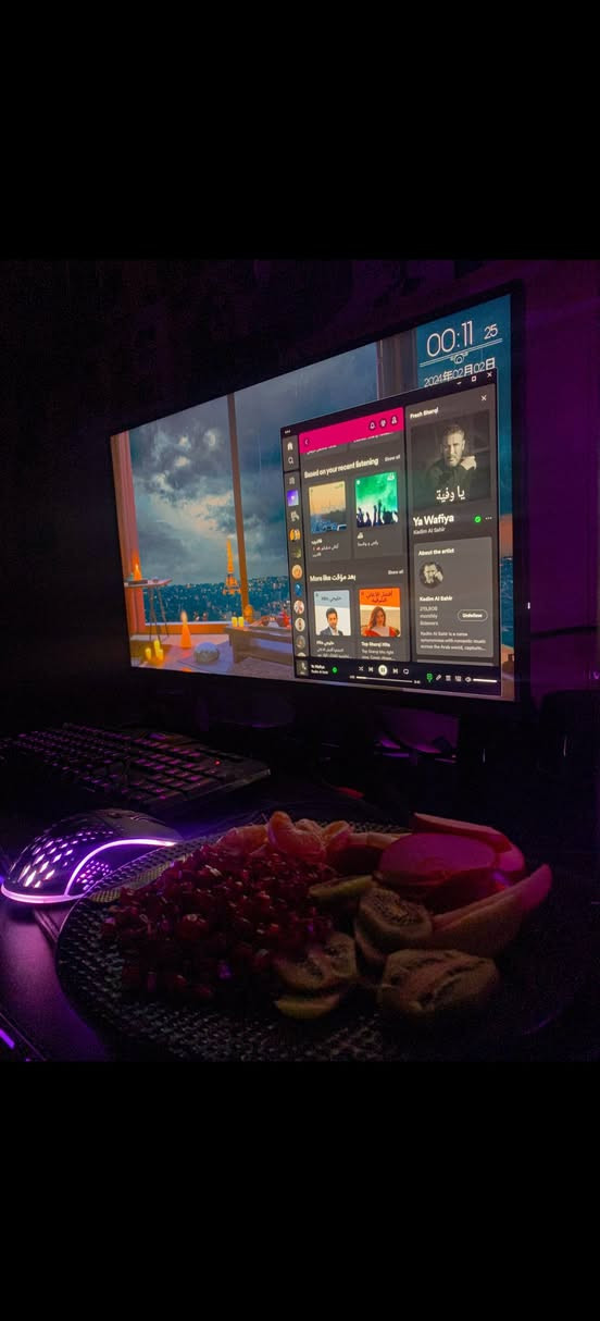 🔥 PC Gaming كامل للبيع مع شاشة وحسابات ألعاب 🔥

📺 الشاشة:

Samsung Odyssey G3
حجم مناسب للألعاب
144Hz
دقة Full HD

🖥 مواصفات الجهاز:
المعالج: Intel Core i5-12400F (6 أنوية / 12 خيط – يوصل إلى 4.4GHz) 

كرت الشاشة: Gigabyte RTX 3050 8GB (يشغل أغلب الألعاب على 1080p بسلاسة) 

المذربورد: B610 اقتصادية

الرام: 16GB (8×2) Lexar – Dual Channel
التخزين:
M.2 NVMe SSD 512GB Lexar

SSD 1TB Samsung
الباور سبلاي: 500W
المبرد: هوائي
🎧 إضافات:
Headset من Fantech (سعره تقريباً 45$)
ماوس + كيبورد + ماوس باد RGB
🎮 حساب ستيم يحتوي ألعاب مثل:

GTA V
Red Dead Redemption 2
Squad
Rust
Raft
Euro Truck Simulator
Battlefield 1
Battlefield V

وألعاب أخرى كثيرة

💻 الجهاز جاهز للألعاب مباشرة بدون أي نقص
📦 البيع كامل مع الشاشة والملحقات
السعر 900 وبيها مجال بسيط


**إذا كنت صاحب هذا الإعلان وتريد حذفه لأي سبب، رجاءا أرسل رسالة إلى الدعم الفني**