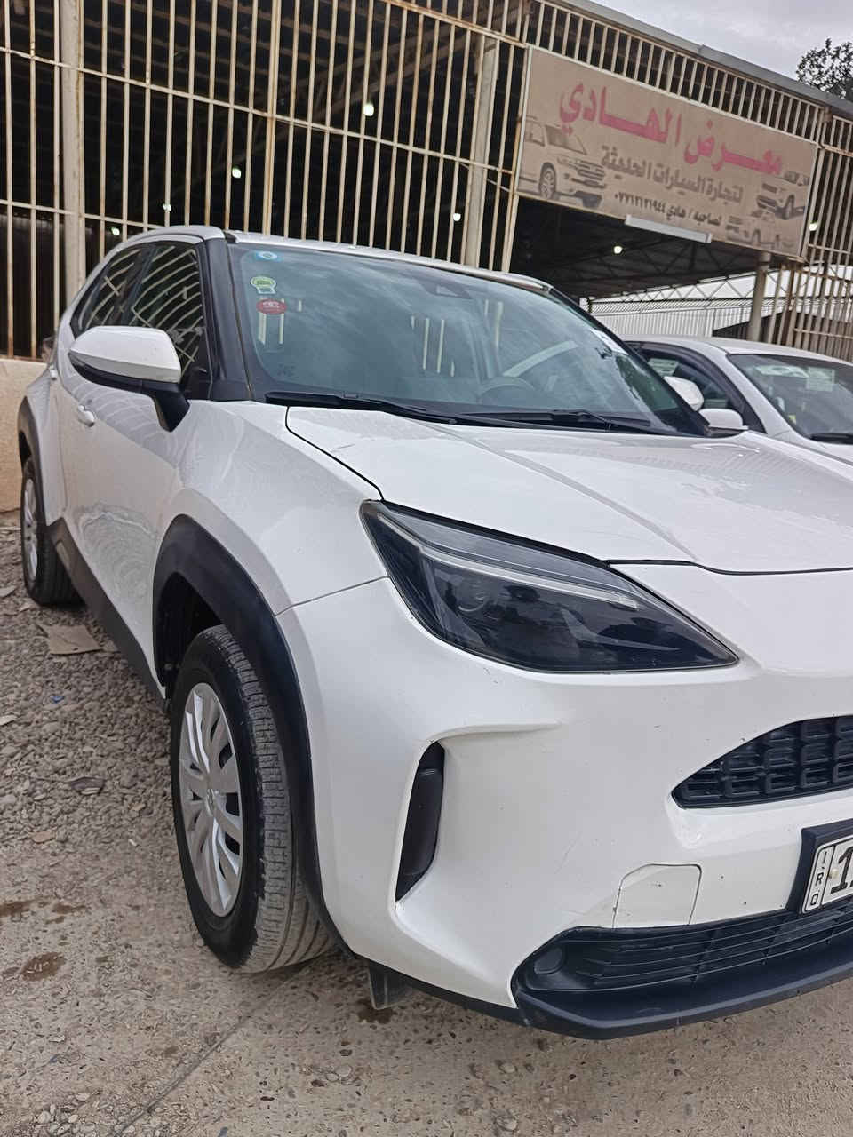 كورلا يارس موديل 2022  رقم بغداد
بيه قطعتين جاملغ وشويه من البنيد بدون تبديل فقط تعديل  
شرط التحويل السعر 130 وبيها مجال 

‏‪***********‬‏
