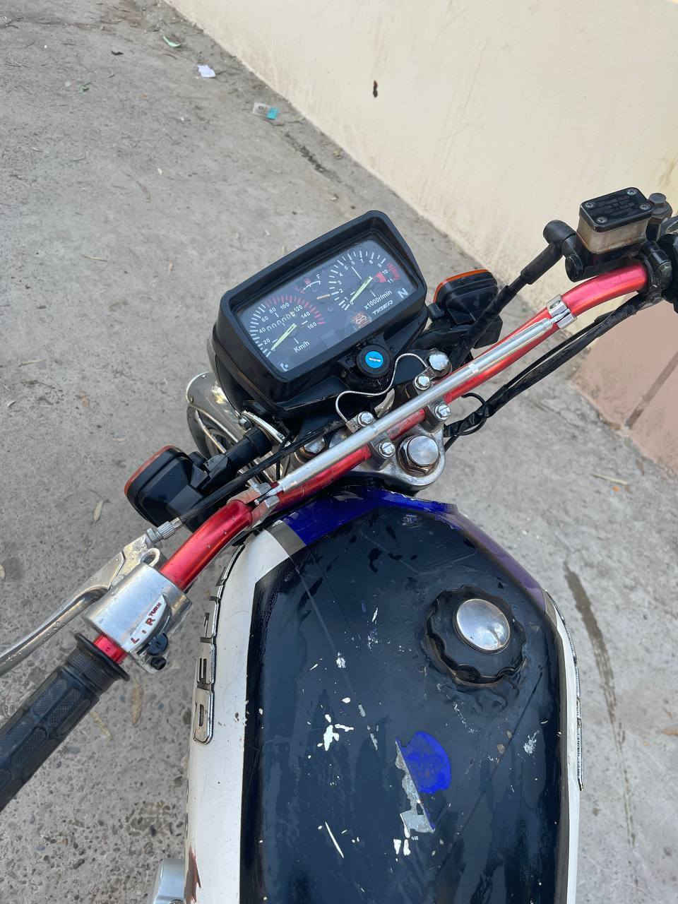 تايكر وزن ثقيل 2020للبيع
ماطور نضيف مامفتوح 
شغال كلشي مابي فوول
منفيس موجود
السعر 450 وبي مجال بسيط
***********
