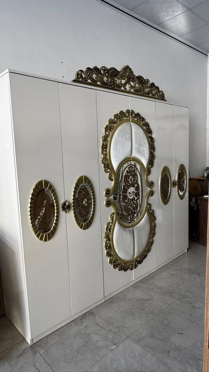 غرفه نوم ملكيه نضافه اخو الجديد 8 قطع السعر 875 الف
***********. ***********
