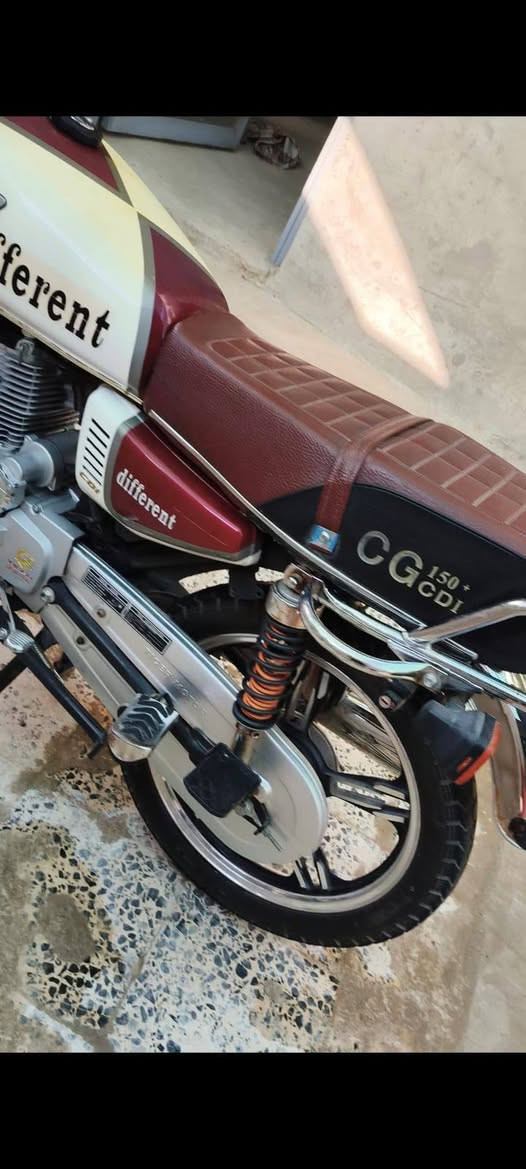 اسلام عليكم تايكر موديل 20 مكينه 150cc الدراجه كدام عينك مثل الورد مكفواله رقم نينوئ باسمي مطبكه على ايدي ومرقمه على ايدي ادفع سعرك يعجبني ابيعك وهذه الواتس مالتي ***********شرط التحويل
