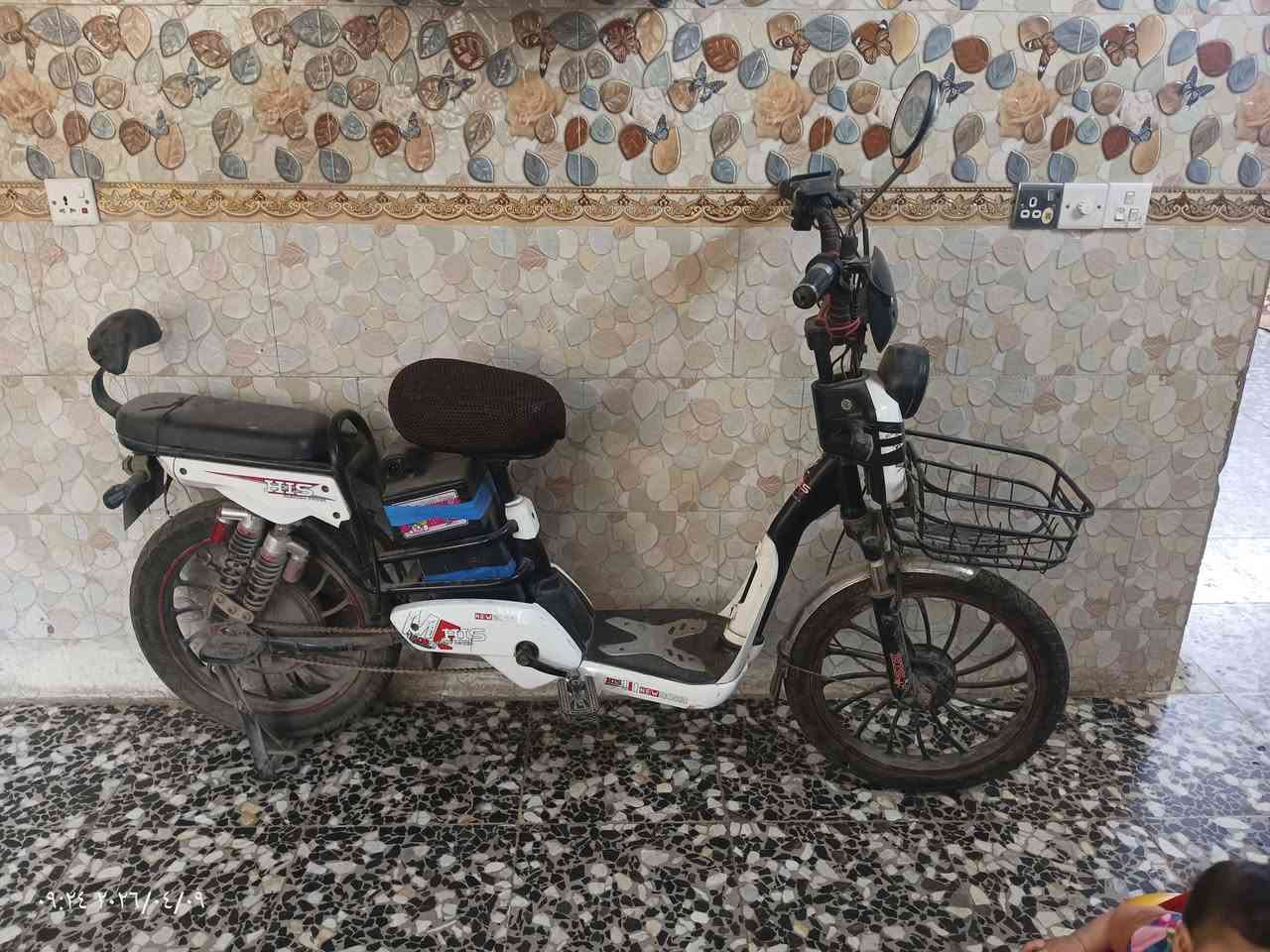 دراجه شحن بطارياتها نضافتها 80 بالميه  ‏‪***********‬‏ بلديات سعرها 175 وبيها مجال للشراي
بيها شغلات  طفيفه متاثر
