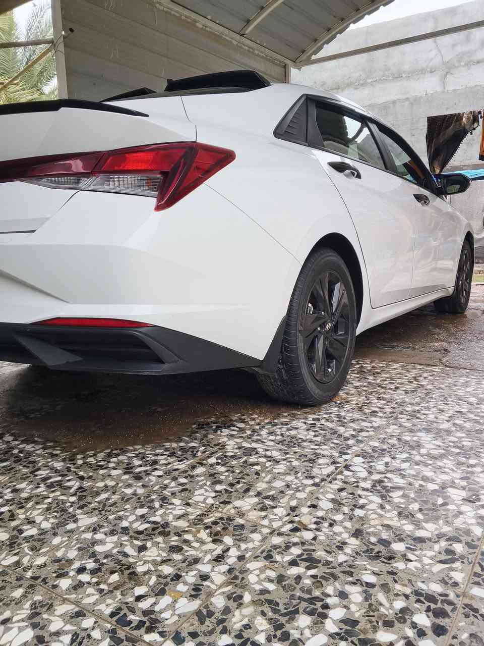 سلام عليكم انترا 23 بسمي ماشيه 56 مكينه 2000 توش
***********
