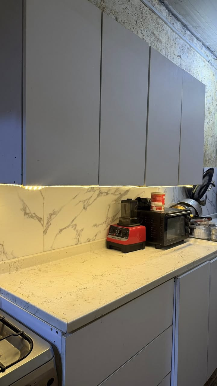 كاونتر تفصال  مو سوكاوي خشب تركي ام دي أف ثقيل جدا. شغل درجه اولي يدات أبواب مخفيه.  استخدام قليل نضافه ٩٠. السعر ٤٠٠ وبي مجال للشراي سبب البيع ضيق المكان


**إذا كنت صاحب هذا الإعلان وتريد حذفه لأي سبب، رجاءا أرسل رسالة إلى الدعم الفني**