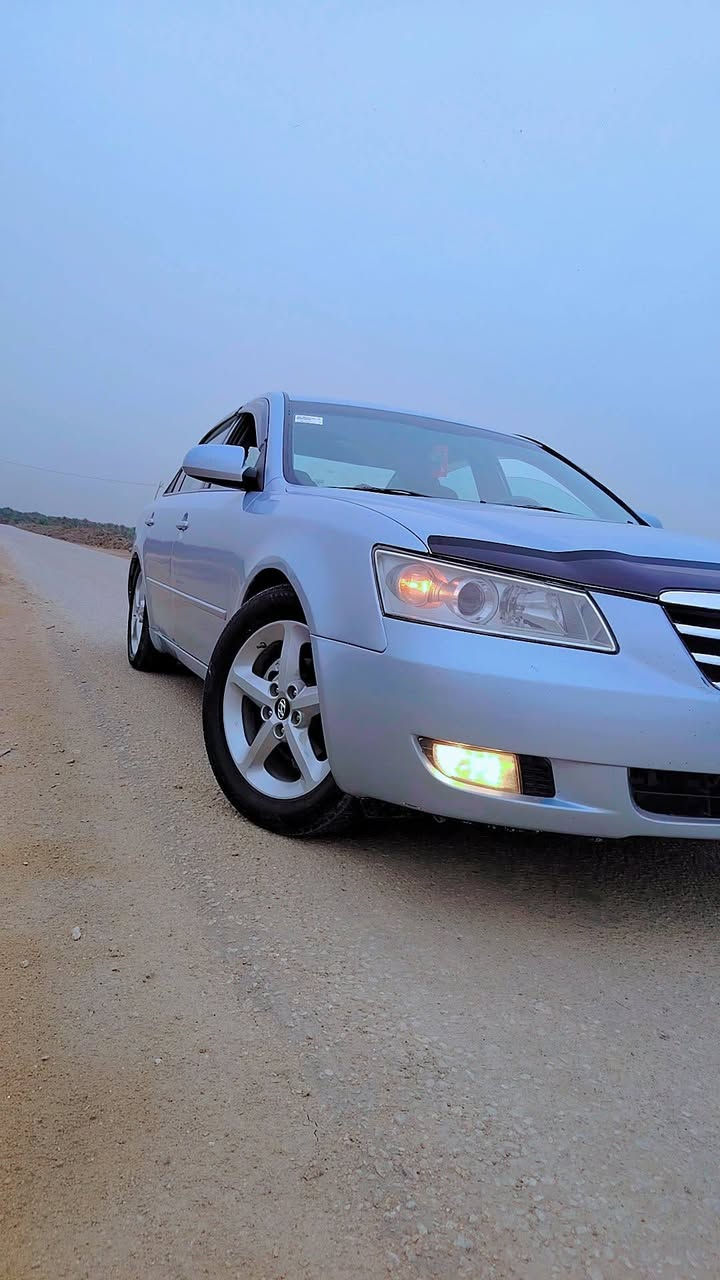 سلام عليكم سوناتا للبيع 2006 سياره جاهزه على اخر شي تخم تاير مكينه وكير جديد سياره مصبوغه جماليه بسمي 90بيه مجال بسيط رقم ***********  مكينه 2400
