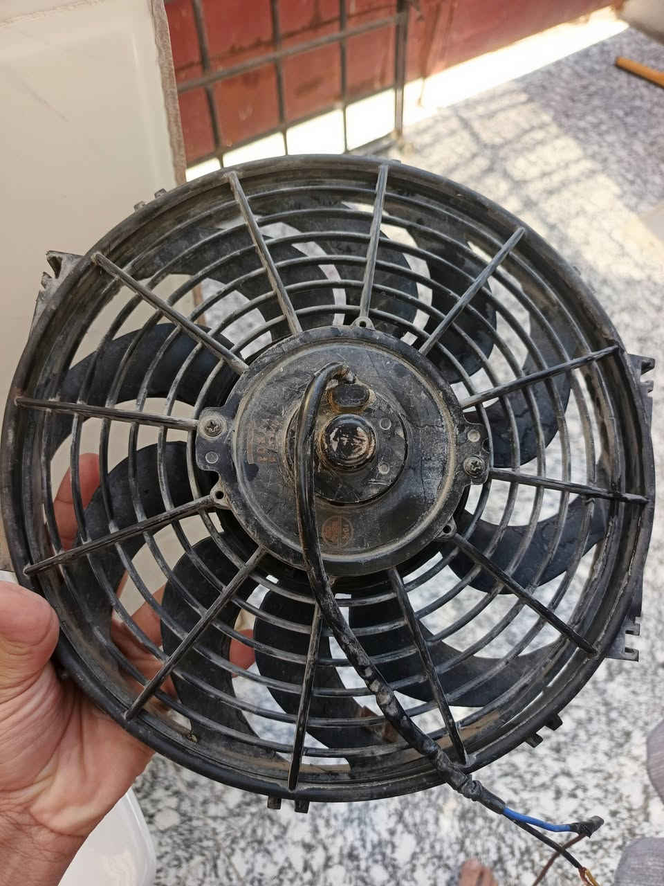 مروحه عاصفه شغاله استعمال قليل للبيع السعر ١٥ الف المكان بغداد. جسر ديالى ***********
