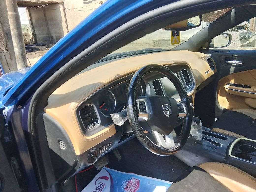 السلام عليكم من رخصت صاحب الأكروب عندي جارجر RT8سلندر 2014/مصبوغه عام للجماليه المواصفات معروفه مال ال RT حادثه جاملغ وبنيد جاهزه من كلشي رقم بغداد *********** المكان بغداد
