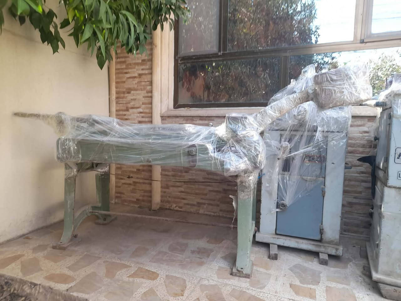 معمل المنيوم سنكل فيز للبيع ...  ((( جميع القطع  للبيع ..وليس البعض.))))... العنوان    ..  موصل الجانب الأيسر......    ( للأستفسار )
***********

1_ مكينة تشريح كيلون عامودية  

2_ مكينة تشريح تي T  عامودية 

3_ مكينة قص وفصال عامودية  مع التيغة (غطاس).

4_ مكينة كتر تركي مع التيغة  

5_ مقص بليت( طبر) اخو الجديد نوع اصلي  

6_ معواجة مترين وعشرة  عراقية شغل في أربيل 

7_ ميز (دزكة) للفصال حديد فصال بطول وعرض بلوك الخشب ..

8_ ميز قاعدة حديد للكتر التركي عدد 2

9_ حمالات حديد عدد 2

معمل المنيوم سنكل فيز للبيع ...  ((( جميع القطع  للبيع ..ليس البعض.))))... العنوان    ..  موصل الجانب الأيسر......    ( للأستفسار )
