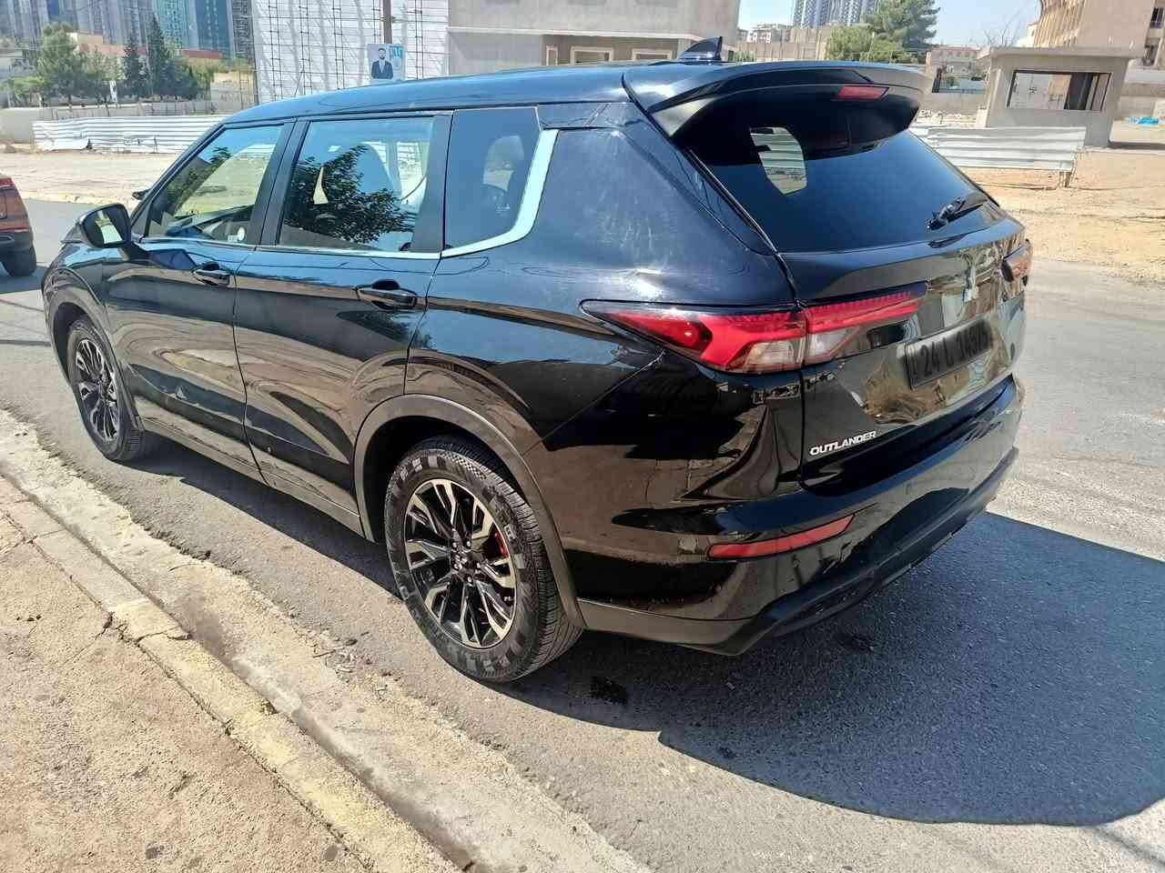 اوتلاندر الشكل الجديد سبعة راكب موديل2022 رقم جديد كيرومحرك كل على وضع الشركة تبريد ثلج تخم تايرات جديد صبغ بها خمس قطع بابين و جاملغ وبونيد وسقف ونص صبغ تحت باب السائق بشرط بجم كبس بدون شاصي جديدة  سيارة مال البيت نظيفة ومريحة واقتصادية بالبنزين حتى البانزين العادي يمشي بدون دوانز مرقم دهوك و تحويلها مضمونة   بها تقرير سونر سعر 170 ومجال بها عنوان دهوك رقم تلفون ***********
