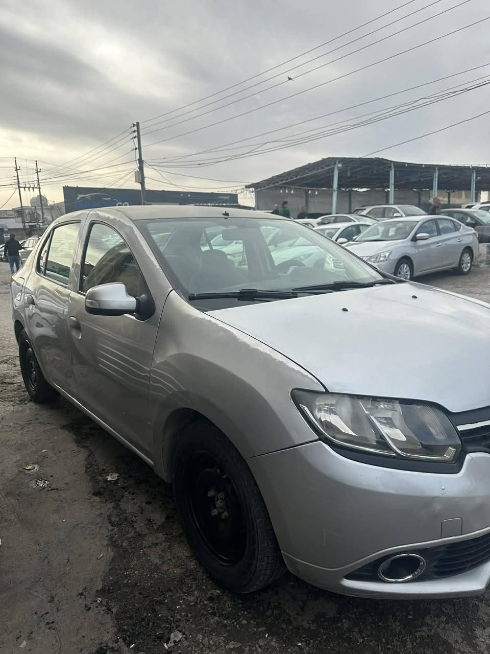 رینۆ مۆدێل ٢٠١٦ سەنەوی تاکو ٢٠٢٨ تازەیە ٥پارچی بۆیاخە لەسەر ساغی دواوەی سوکە دەعمیکی هەیە ماباقی مەزبووتە مەکینەو گێر مەزبوت تەقەورەقەی نیە بێمەسرەفە
***********

***********
