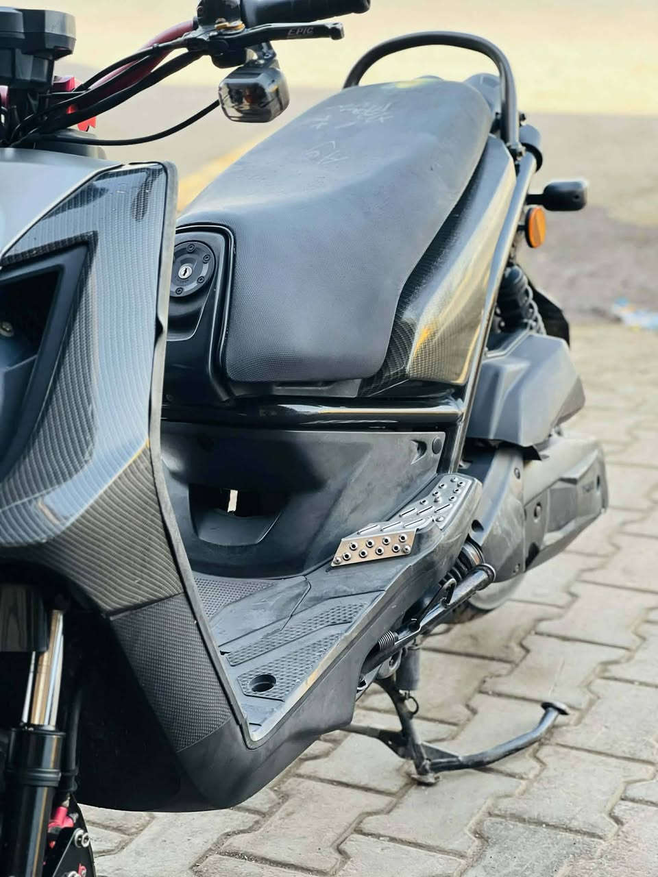 سكنس جبلي صارلهه اقل شهرين من منزلهه من رمبه 
كفرات كاربون فايبر الياف حقيقي  مكينه كفاله عمه نعومه وخرسه  وياهه خوذه ومري كوسكي  
دبلات رياضي تايون      ملاحظه ابيع مستعجل 
فج كاوسكي           سعري( مليون و 600,,) 
ويل نجمه ختم تايون  اوراق كامله اضافه منفيس ورقم براحتك
صدر رياضي تايون        رقم الهاتف ***********
وبيه بعد شغلا مزوده
